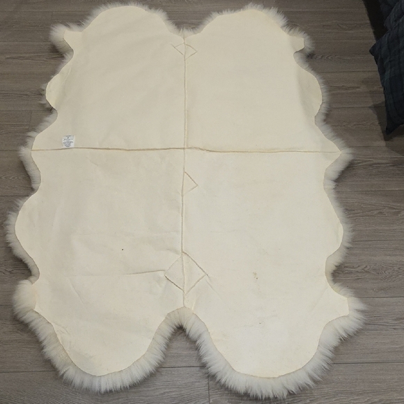 Cream Sheepskin Rug - Picture 2 of 2